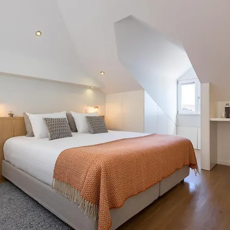 Box Market Square Apartment